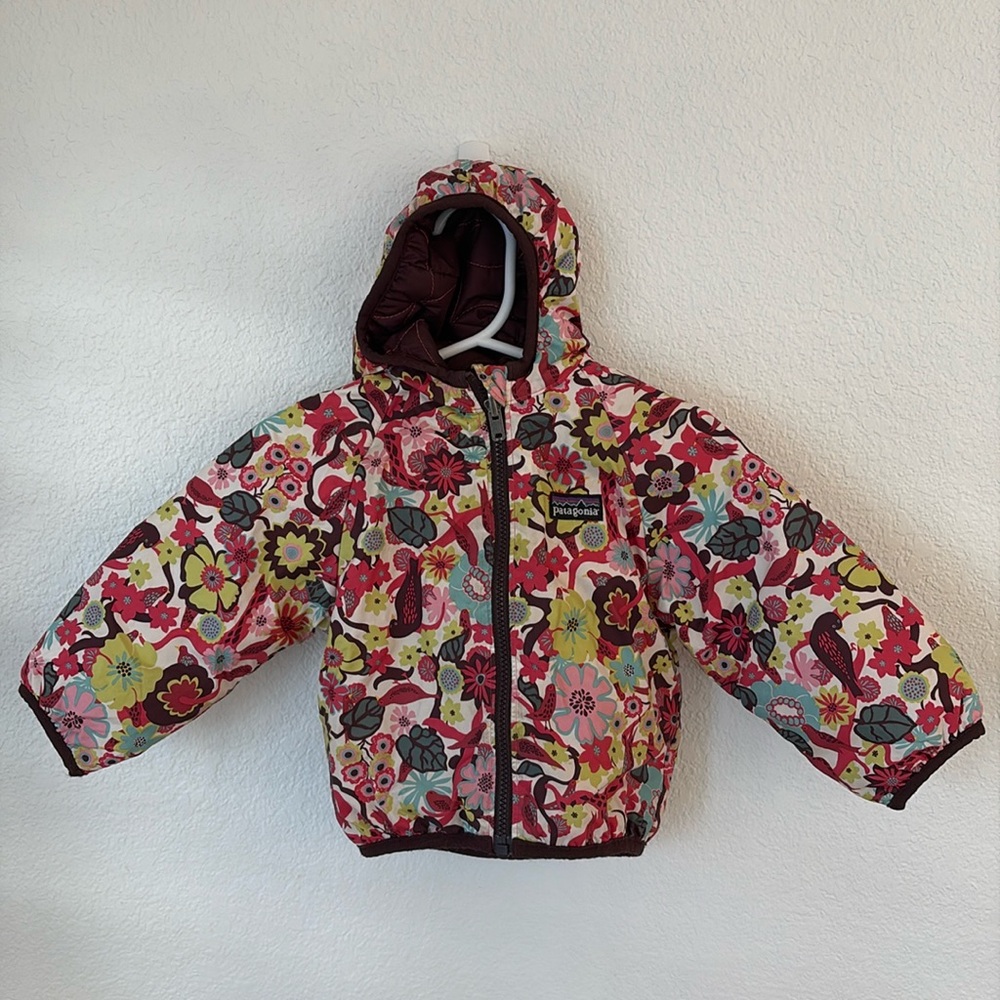 Patagonia reversible insulated hoodie - size no long on the garment